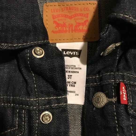 Levi’s Jean Jacket - Picture 3 of 3